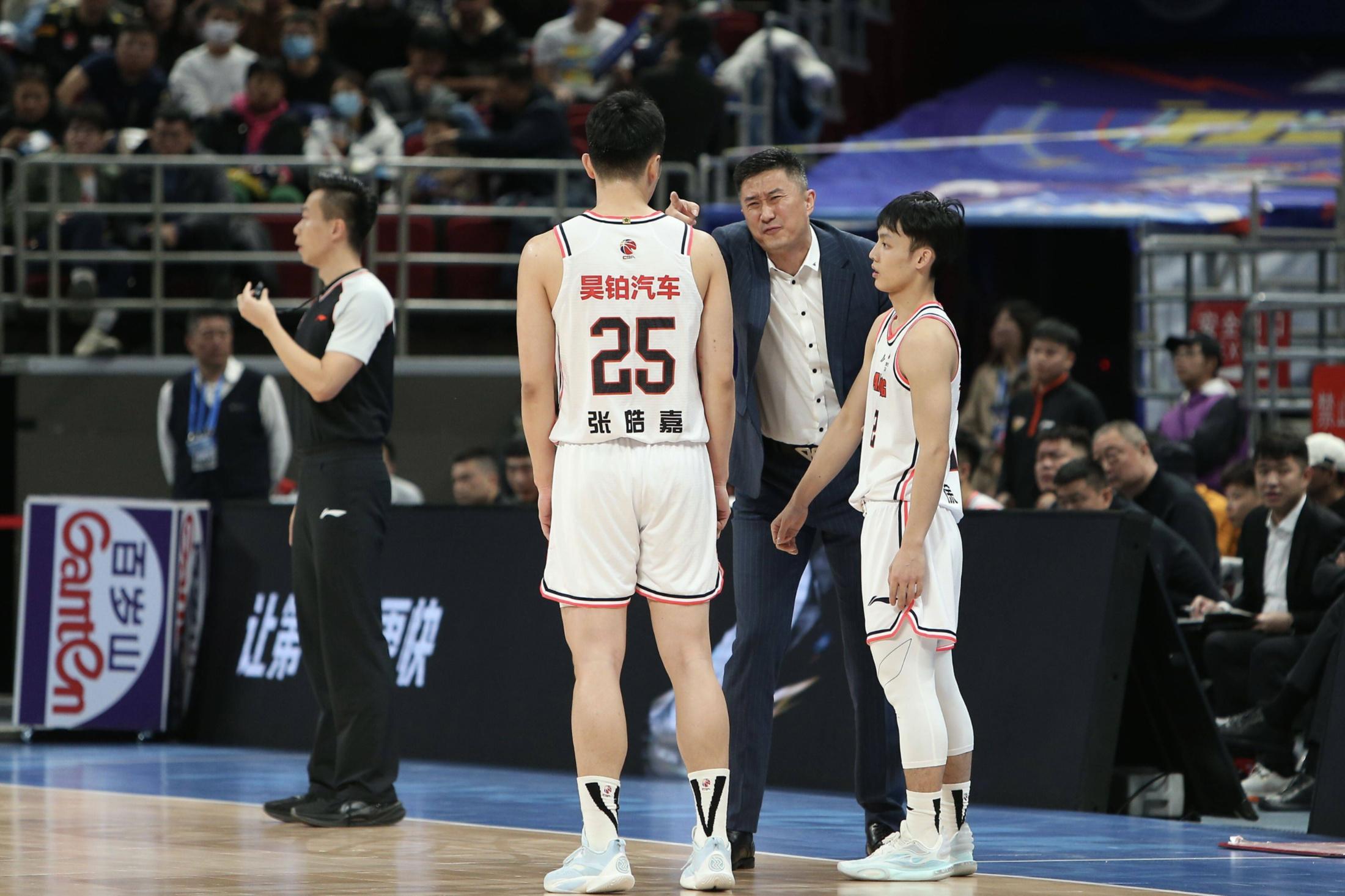 杏彩体育官网-关于CBA常规赛赛前再迎强敌，葡萄牙体育豪取连胜，主帅态度：气氛紧张，团队化学反应显著的信息